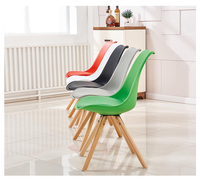 Chaises de salle à manger en cuir colorées modernes de haute qualité à prix abordable, chaise de salle à manger en plastique Tulip avec pieds en bois, mobilier d'extérieur