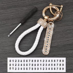 Porte-clés de voiture Pendentif de collier de célébrité Internet pour femme, bague avec incrustation de diamant, plaque d'immatriculation de chaîne pendante de doigt de clé - Product Image 2