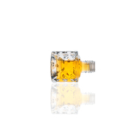 Bouteille en verre de parfum d'air de voiture Vente en gros Luxe Vide Premium 8ml Diffuseur d'huile rond transparent Bouteille en verre de désodorisant de voiture suspendue