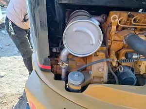 รถขุด CAT 303CR ขนาด 3 ตัน พร้อมบุ้งกี๋ขุดขนาด 0.15 ลูกบาศก์เมตร รถขุดตีนตะขาบ CAT 303CR มือสอง - Product Image 6