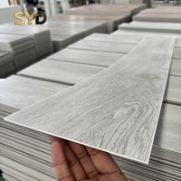 Wasserdichter SPC-Bodenbelag 4mm 5mm 6mm Klick-Vinylplanken Großhandel Maßgefertigte Größe Holzmaserung Innenbereich