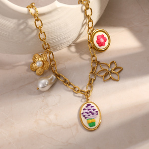 Collar de Perlas con Diseño de Flor de Camelia, Chapado en Oro de 18k, Colgante con Bordado Floral, Joyería para Uso Diario - Product Image 2