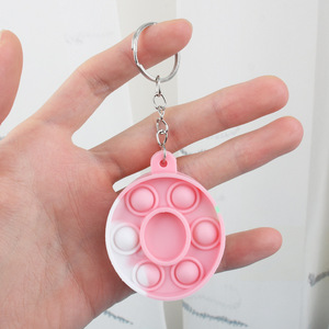 Llavero exterminador de roedores 26 letras en inglés colgante colorido burbuja divertido juguete para aliviar el estrés - Product Image 4