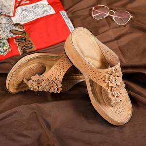 Sandali Quadrati da Donna Bohémien Retrò con Logo Personalizzato, Punta Aperta, Piattaforma Romana, Aumento di Altezza, Slip-On Estivi, Antiscivolo - Product Image 1