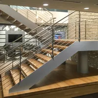 Б/у перфорированная металлическая l-образная однолучевая лестница для торговых центров, прямая по индивидуальному заказу из дуба, 16 ступеней