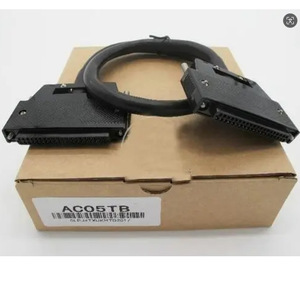 Câble de connexion AC05TB à configuration droite pour usage industriel - Product Image 1