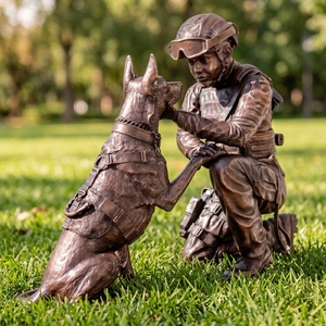 Statue en bronze grandeur nature de soldat moderne avec chien sculpture au parc commémoratif des anciens combattants - Product Image 1
