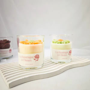 Bougie parfumée artisanale en verre avec motif floral, design personnalisé, vente en gros directe d'usine, pour la décoration de la maison - Product Image 4