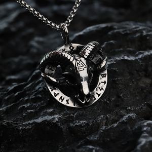 Colgante de Hacha Vikinga de Acero Inoxidable Personalizado con Runas Nórdicas y Símbolo Pagano Valknut, Regalo Unisex - Product Image 4