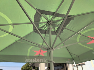 Parasol de terrasse extérieur 4x4m moderne, pliable, léger, imperméable, écologique, facile à ouvrir, avec logo <span class=keywords><strong>Heineken</strong></span> - Product Image 4