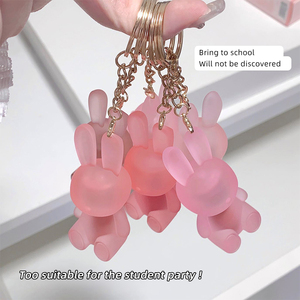 Dễ Thương Thỏ Thiết Kế Nhung Môi Lâu Dài Giữ Ẩm Không Dính Cup 2 Trong 1 Móc Chìa Khóa Dễ Thương Son Bóng - Product Image 5