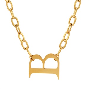 Collar de Acero Inoxidable Chapado en Oro Estilo Hip Hop para Mujer, con Colgante en Forma de B y Cadena de Eslabones, Engaste de Garra, Joyería para Regalo y Fiesta - Product Image 1