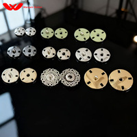 WangxinFactory personaliza ropa de alta calidad con cierres a presión ocultos, botones de colores y broches redondos de metal con respaldo plano