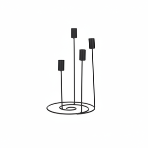 Portavelas de metal de inspiración antigua de primera calidad con detalles intrincados, ideal para crear centros de mesa de boda atemporales - Product Image 1