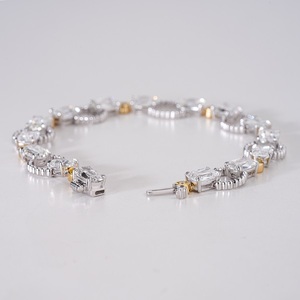 กำไลข้อมือทองคำแท้ 14K ประดับเพชรเลี้ยงในห้องปฏิบัติการสำหรับผู้หญิง เครื่องประดับหรูหราพร้อมเพชรระยิบระยับและดีไซน์สง่างามเหนือกาลเวลา - Product Image 3