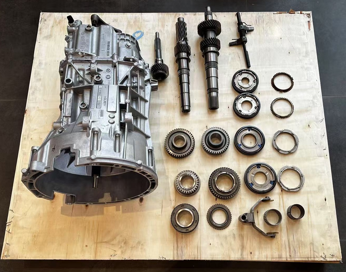 High-Quality Input Shaft Z=23:27 for Ford Transit V348 MT82