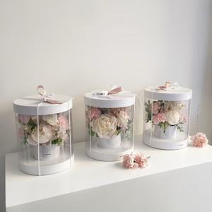 Una scatola di fiori regalo trasparente per la festa della mamma di san valentino in PVC 2024 - Product Image 1