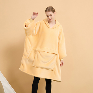 Manta com Capuz de Fleece Gigante Personalizável para Inverno, Quente e Confortável, com Bolso Grande – Atacado - Product Image 1