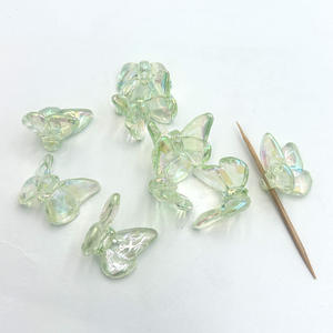 Couleur plaquée UV acrylique transparent couleur tridimensionnelle papillon trou Vertical petit papillon bricolage voiture pendentif accessoires - Product Image 6