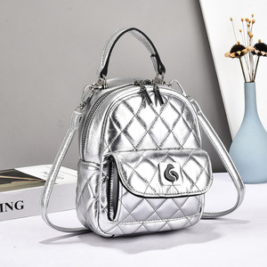 Sac à dos pour femme An Ru Shi, sac à bandoulière matelassé argenté, souple, pour un usage quotidien - Product Image 1