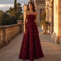 Robe de soirée bustier bordeaux pour femme avec appliques de roses 3D, coupe trapèze, idéale pour gala, bal de promo, invitées de mariage, collection boutique