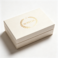 Boîte cadeau rigide carrée portable en papier artistique avec estampage à chaud personnalisé de qualité supérieure