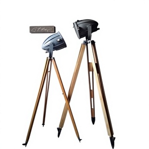 Focos Industriales para Exteriores con Trípode de Altura Ajustable, Cuerpo de Aluminio, LED Blanco Cálido de 3500K, IP65, Montaje en Superficie - Product Image 1