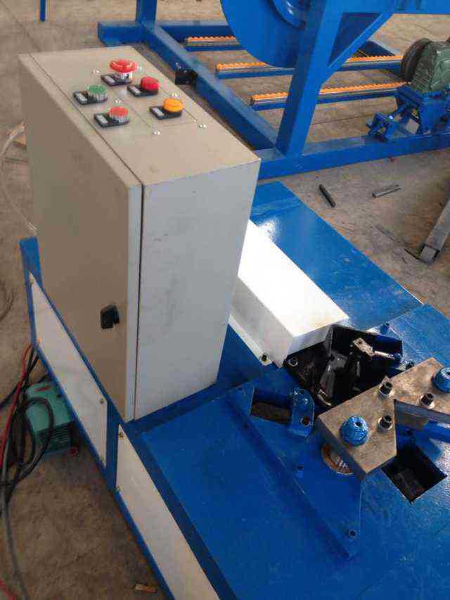 BOBO Machine hydraulic hvac ventilation duct accessories tdf flange corner shown in a detail photo for this news article