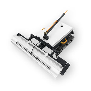 Robot de nettoyage de panneaux solaires de type à suivi pour centrale photovoltaïque, haute capacité et fonctionnement à distance - Product Image 1