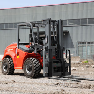 ארבעה גלגלים דיזל מלגזה 4 x4 משולב שטח קשה מלגזות 3.5t חיצוני 4 כוננים טלסקופי מחוץ לכביש מלגזה למכירה - Product Image 1