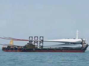 Barco <span class=keywords><strong>de</strong></span> <span class=keywords><strong>carga</strong></span> con cubierta delantera, 5730 toneladas, usado - Product Image 2