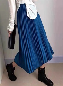 Jupe longue en mousseline de soie de polyester imprimé plissé de couleur unie à la mode en gros, élégante jupe mi-longue taille haute - Product Image 5