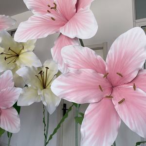 H-695 Fleurs suspendues géantes, grandes fleurs de lys en mousse EVA faites à la main, imperméables, pour décoration de mariage, d'événements et de fêtes en extérieur - Product Image 5