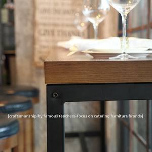 Moderno in legno massello tavolo da <span class=keywords><strong>Bar</strong></span> alto banco in ferro arte sedie alti <span class=keywords><strong>sgabelli</strong></span> da <span class=keywords><strong>Bar</strong></span> per <span class=keywords><strong>Bar</strong></span> e uso domestico elegante <span class=keywords><strong>Bar</strong></span> mobili di Design - Product Image 4