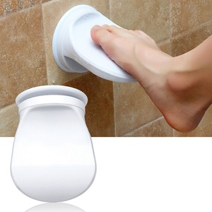 Tapis de sol et chaussettes en plastique pour salle de bain, pour un confort et un style au quotidien - Product Image 1