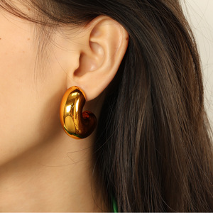 Boucles d'oreilles clous plaquées or en forme de C, design géométrique, en acier inoxydable, bijoux de mode pour soirée EH702 - Product Image 4
