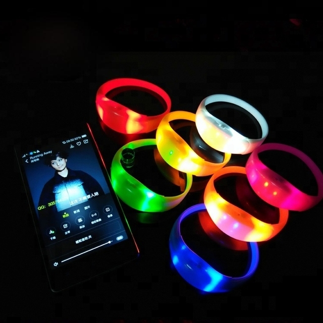 GETSMART White Remote Controlled 15 Color Changing LED Bracelet for Party Event Music Concert Graduation Easter Christmas
