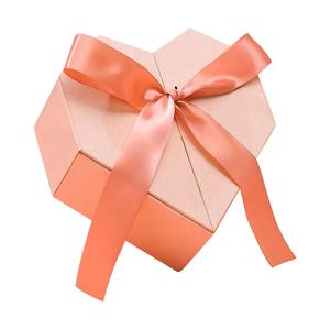 Cajas <span class=keywords><strong>de</strong></span> regalo magnéticas rojas <span class=keywords><strong>de</strong></span> <span class=keywords><strong>San</strong></span> Valentín, flor en forma <span class=keywords><strong>de</strong></span> corazón/caja <span class=keywords><strong>de</strong></span> papel <span class=keywords><strong>de</strong></span> embalaje <span class=keywords><strong>de</strong></span> Chocolate, caja <span class=keywords><strong>de</strong></span> regalo <span class=keywords><strong>de</strong></span> corazón <span class=keywords><strong>de</strong></span> lujo <span class=keywords><strong>para</strong></span> Arreglo Floral - Product Image 2