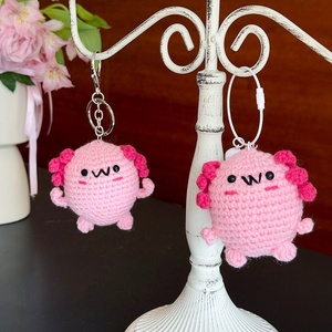 Mignon porte-clés en peluche amigurumi en forme d'axolotl, animal en laine crochetée, dinosaure hexagonal, axolotl en peluche - Product Image 2
