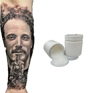 บาล์มบำรุงผิวหลังสักลายวีแกน 500 กรัม สูตรอ่อนโยนสำหรับผิวแพ้ง่าย บรรจุในหลอดอะลูมิเนียม แบรนด์ส่วนตัว - Product Image 3