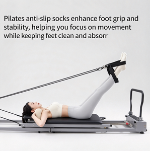 Chaussettes de yoga et de Pilates pour femmes, personnalisées, en coton uni, antidérapantes, en tissu éponge, longueur mi-mollet, respirantes, technique tricotée - Product Image 4