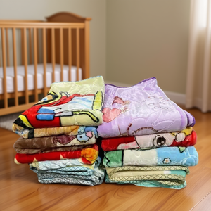 Lot de 5 housses de lit bébé Raschel à double face, assortiment de tissus à motifs de dessins animés pour la literie de bébé - Product Image 2