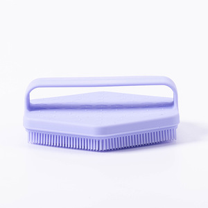 Nouvelle brosse de bain pour bébé en silicone de qualité alimentaire, nettoyant doux pour le <span class=keywords><strong>cuir</strong></span> <span class=keywords><strong>chevelu</strong></span> et le corps pour bébé, facile à tenir et doux pour la peau - Product Image 4