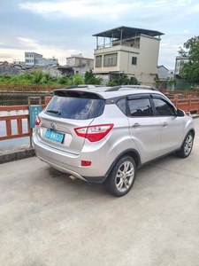 Vehículo Utilitario Deportivo (SUV) Plateado Usado de 5 Puertas, Compacto, Todoterreno, para Conducción Diaria - Product Image 3