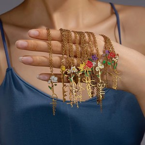 Regali in Metallo per San Valentino, Collana con Ciondolo a Forma <span class=keywords><strong>di</strong></span> Rosa in Acciaio Inossidabile Dorato per Ragazze - Product Image 3
