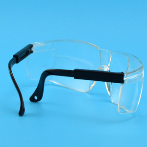 משקפי מגן שקופים מפוליקרבונט, הגנה מפני קרינת UV, משקפי בטיחות קלים עם זרועות מתכווננות - Product Image 5
