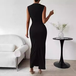 Abito lungo aderente slim fit <span class=keywords><strong>con</strong></span> <span class=keywords><strong>spacco</strong></span> e vita plissettata, senza maniche, casual da donna - Product Image 2