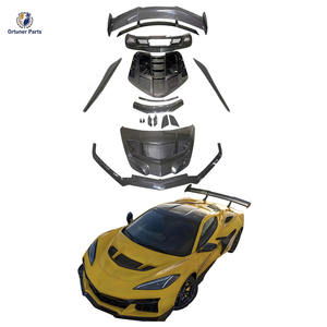 Carbone sec pour <span class=keywords><strong>Corvette</strong></span> C8 <span class=keywords><strong>Z1</strong></span> Pare-chocs avant Lèvres Splitter Jupes Spoiler Diffuseur Capot Capot à visser Montage universel - Product Image 1