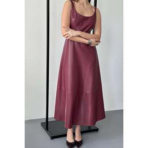 Vestido de cuero con tirantes color borgoña - Borgoña - Product Image 4