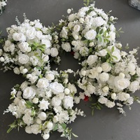 Große Künstliche Rote Rosen-Blumenkugel für Hochzeiten, Events und Fotografie-Requisiten, Handgefertigte Plastik-Blumendekoration